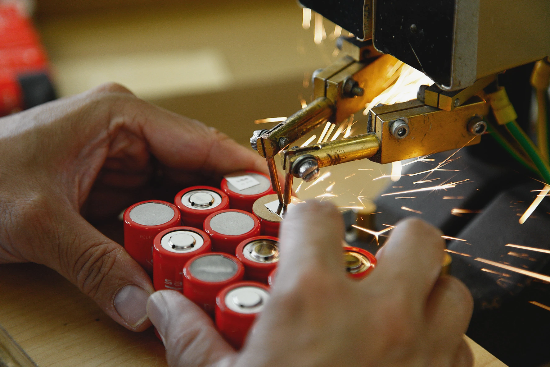 Qualitätskontrolle bei Axcom Akkus