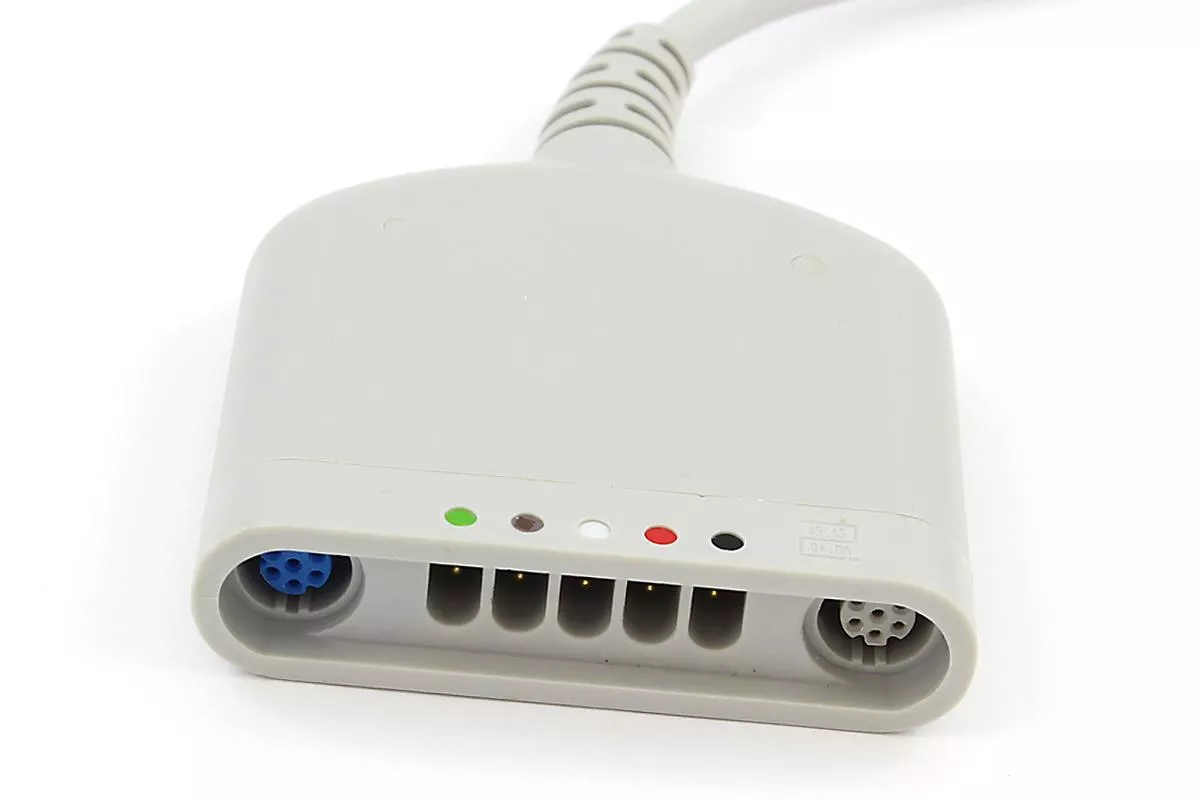 Anschluss mit eingestanzem Farbcode für leichte Reinigung des Multimed Kabels Dräger/Siemens